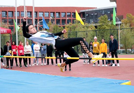 【体育节】学生女子跳高预,决赛举行
